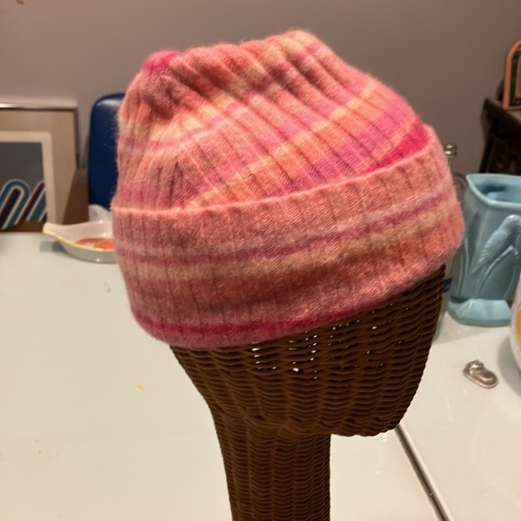 COPY - Beautiful pinks Ralph  Ralph Lauren wool hat - Picture 2 of 9